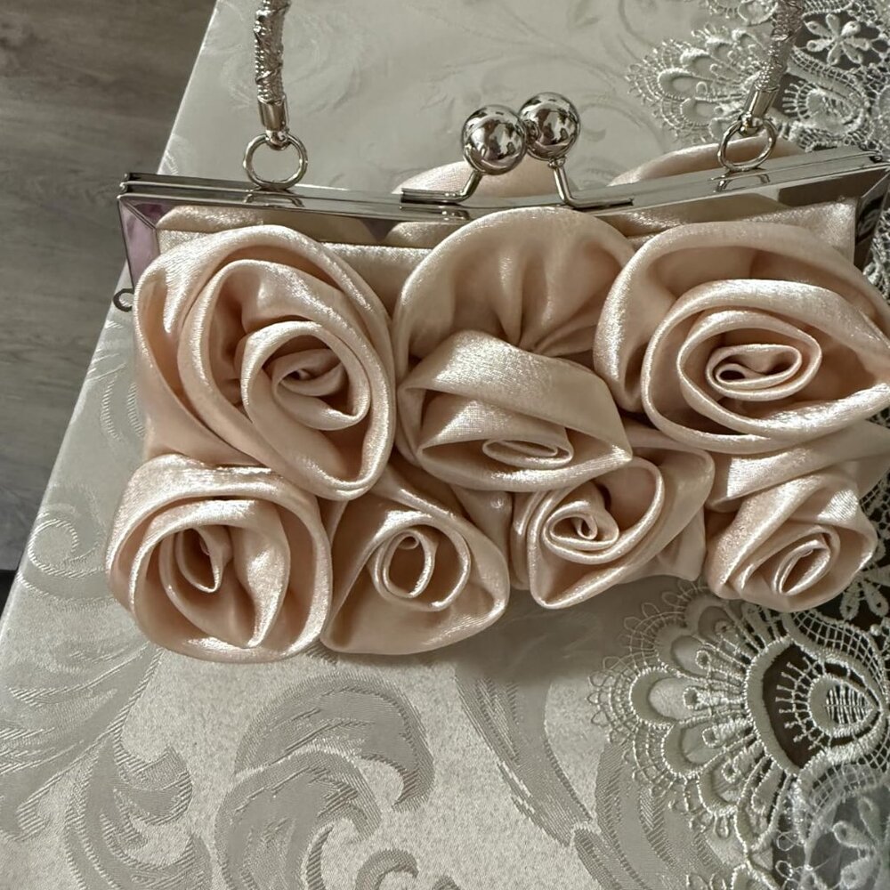 Neiman Marcus Champagne Floral Satin Small Evening Clutch Bag - Picture 3 of 3